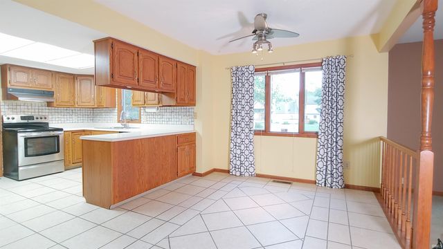 8929 DUNMORE Lane, Fort Wayne, IN 46804