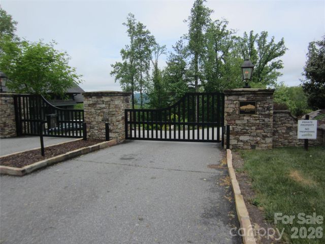 64 Longspur Lane, Asheville, NC 28804