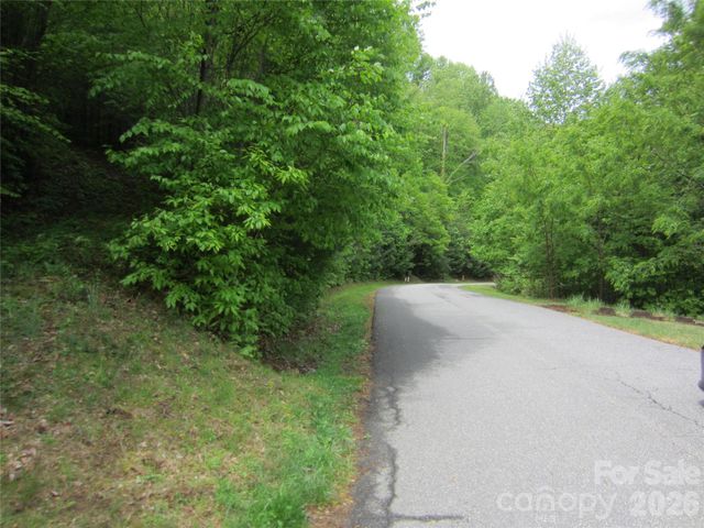 64 Longspur Lane, Asheville, NC 28804