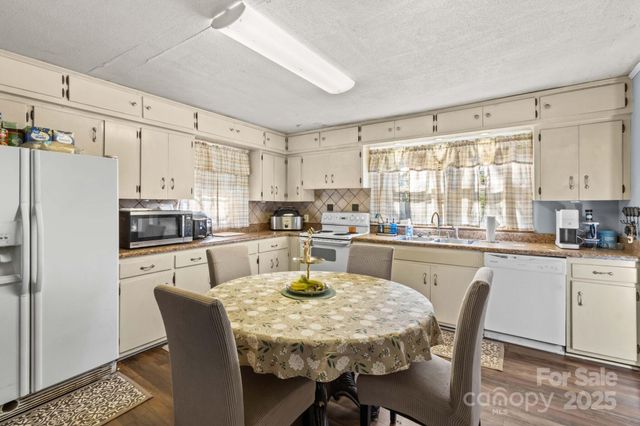 131 Loop Street, Mocksville, NC 27028