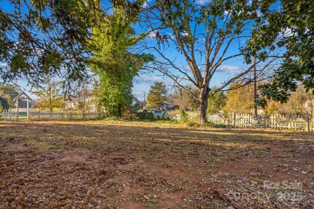 131 Loop Street, Mocksville, NC 27028