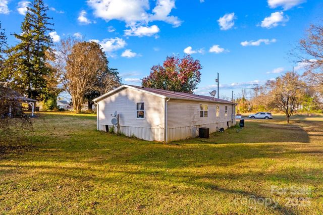 131 Loop Street, Mocksville, NC 27028