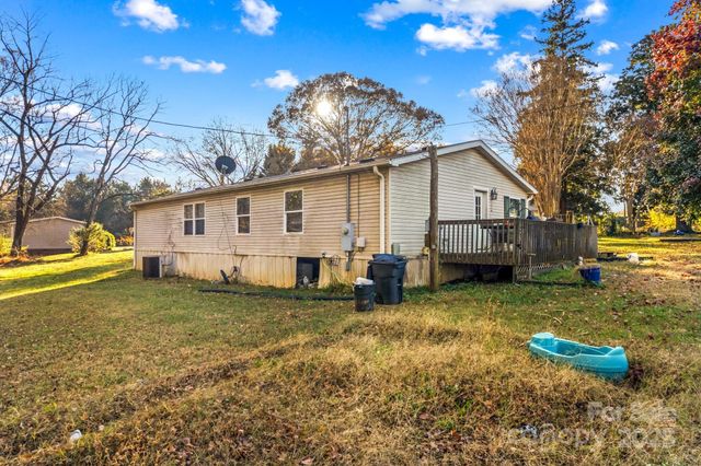 131 Loop Street, Mocksville, NC 27028