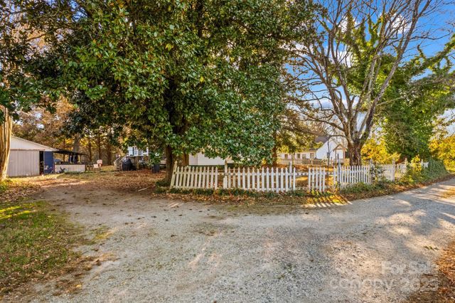 131 Loop Street, Mocksville, NC 27028