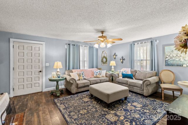 131 Loop Street, Mocksville, NC 27028