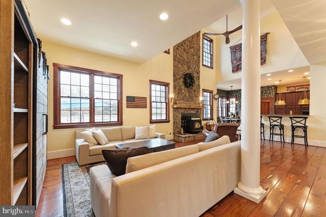 15718 OLD WATERFORD RD, Paeonian Springs, VA 20129