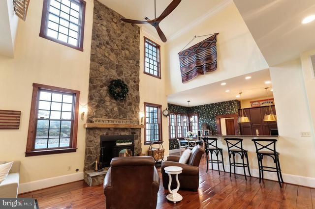 15718 OLD WATERFORD RD, Paeonian Springs, VA 20129