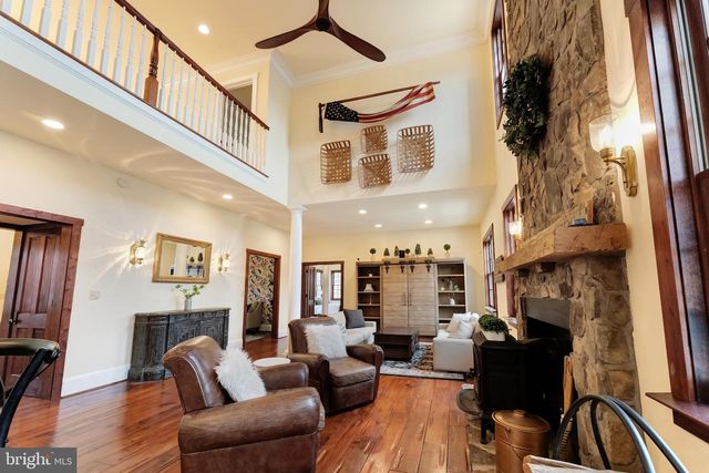 15718 OLD WATERFORD RD, Paeonian Springs, VA 20129