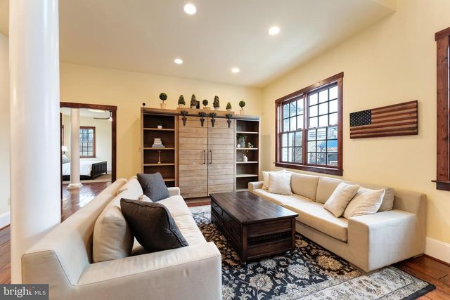 15718 OLD WATERFORD RD, Paeonian Springs, VA 20129