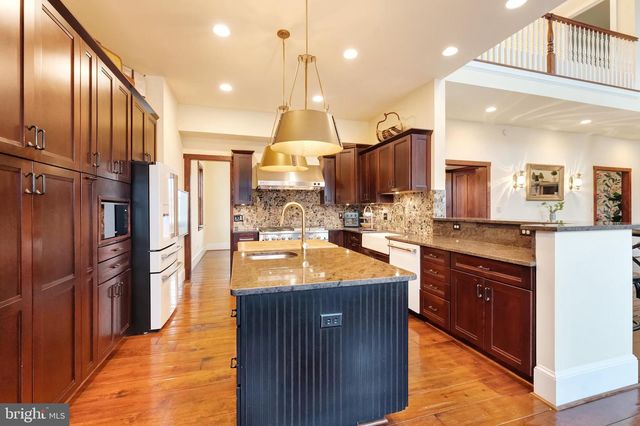 15718 OLD WATERFORD RD, Paeonian Springs, VA 20129