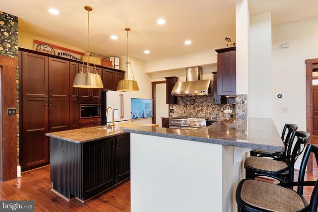 15718 OLD WATERFORD RD, Paeonian Springs, VA 20129