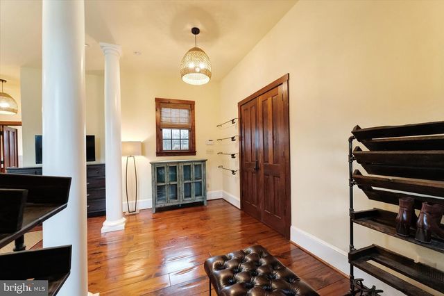 15718 OLD WATERFORD RD, Paeonian Springs, VA 20129