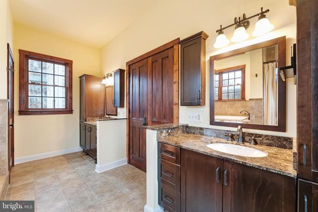 15718 OLD WATERFORD RD, Paeonian Springs, VA 20129