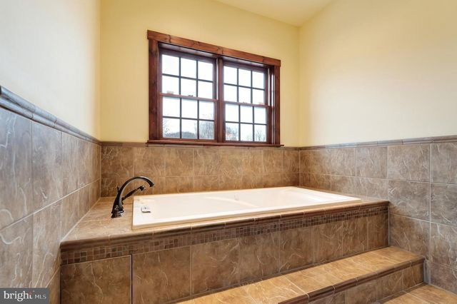 15718 OLD WATERFORD RD, Paeonian Springs, VA 20129