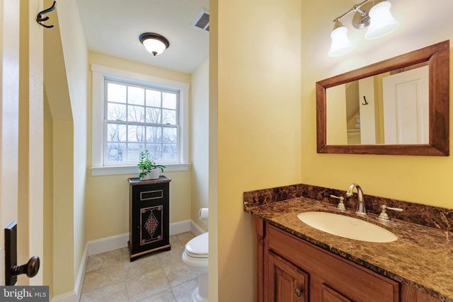 15718 OLD WATERFORD RD, Paeonian Springs, VA 20129