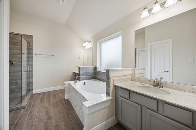 11914 Champions Forest Drive, Mont Belvieu, TX 77535