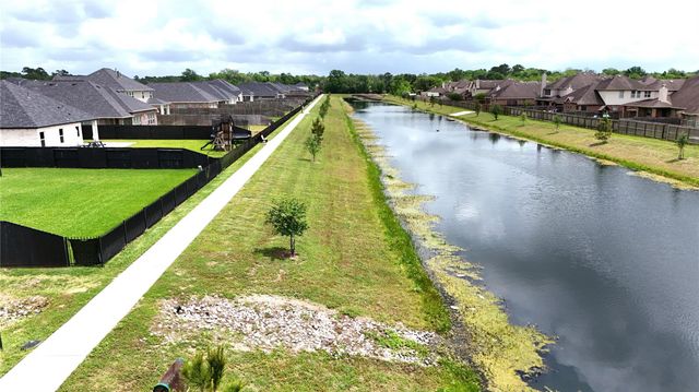 11914 Champions Forest Drive, Mont Belvieu, TX 77535