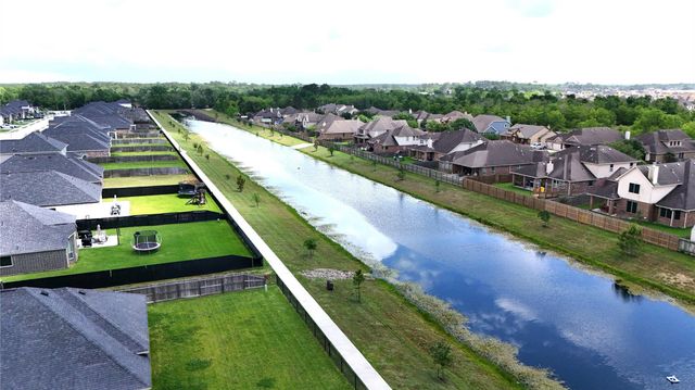 11914 Champions Forest Drive, Mont Belvieu, TX 77535