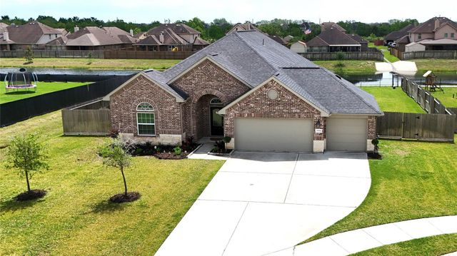 11914 Champions Forest Drive, Mont Belvieu, TX 77535