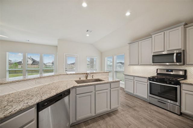 11914 Champions Forest Drive, Mont Belvieu, TX 77535
