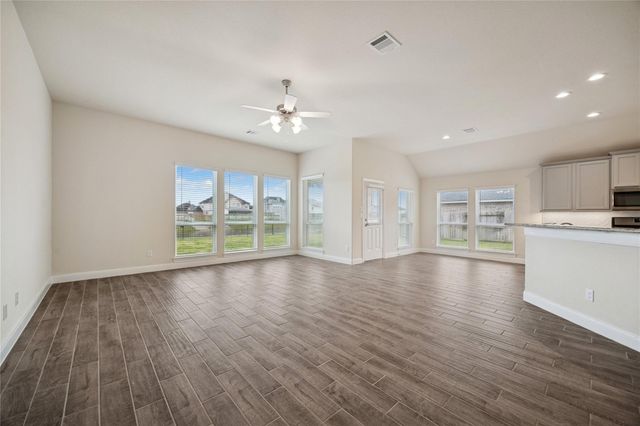 11914 Champions Forest Drive, Mont Belvieu, TX 77535