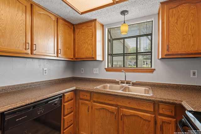 6408 Brook Cove, San Antonio, TX 78240