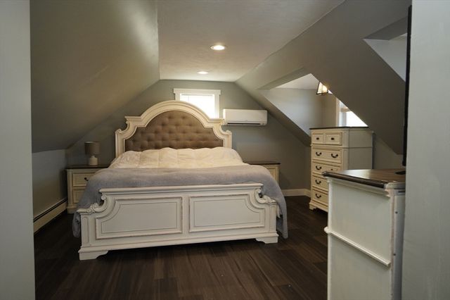 25 Cook St, Douglas, MA 01516