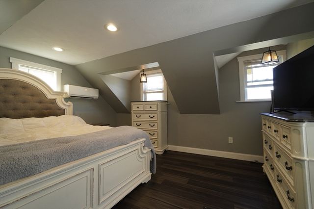 25 Cook St, Douglas, MA 01516