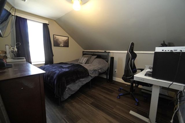 25 Cook St, Douglas, MA 01516