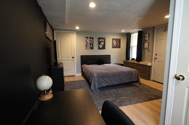 25 Cook St, Douglas, MA 01516
