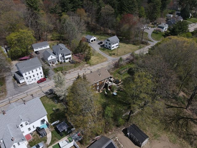 25 Cook St, Douglas, MA 01516