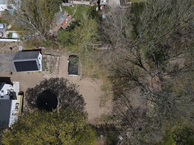 25 Cook St, Douglas, MA 01516