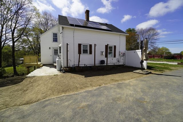 25 Cook St, Douglas, MA 01516