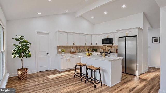 796 S WEST AVE, Vineland, NJ 08360