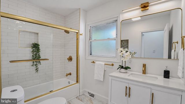 796 S WEST AVE, Vineland, NJ 08360