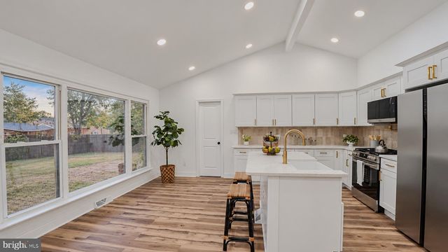 796 S WEST AVE, Vineland, NJ 08360