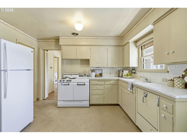 13821 Nw MILBURN St, Portland, OR 97229