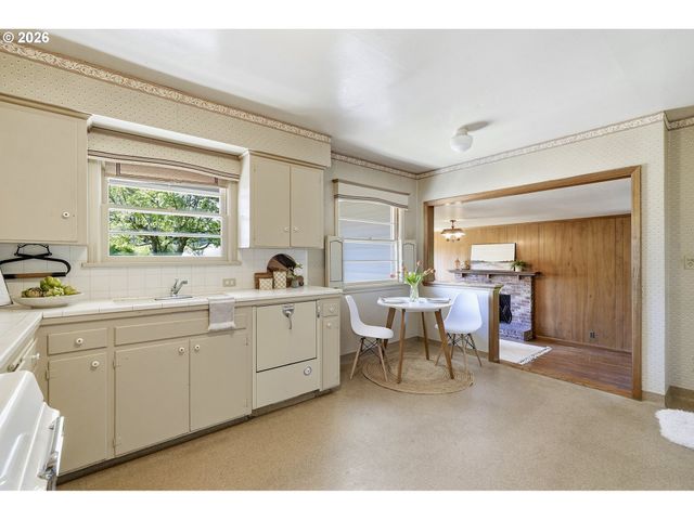 13821 Nw MILBURN St, Portland, OR 97229