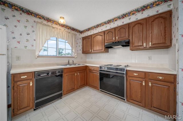 2912 Hameln Drive, St Charles, MO 63301