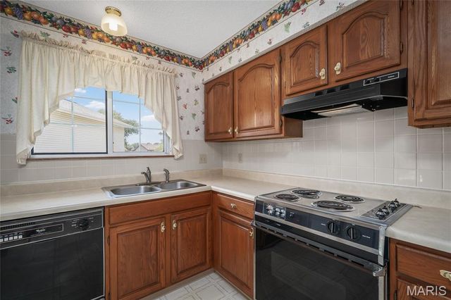 2912 Hameln Drive, St Charles, MO 63301
