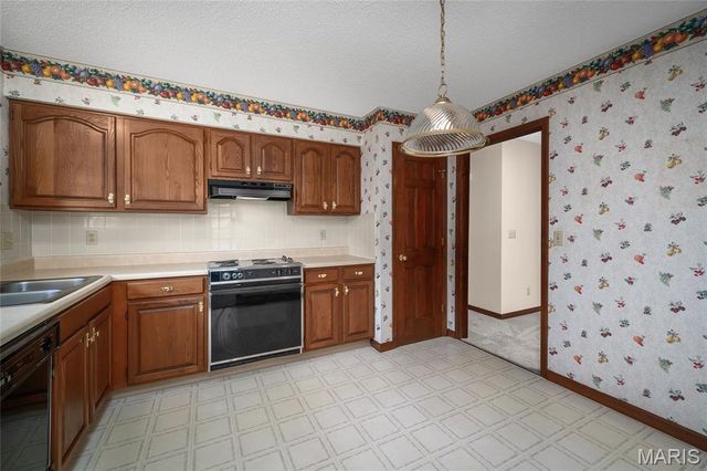 2912 Hameln Drive, St Charles, MO 63301