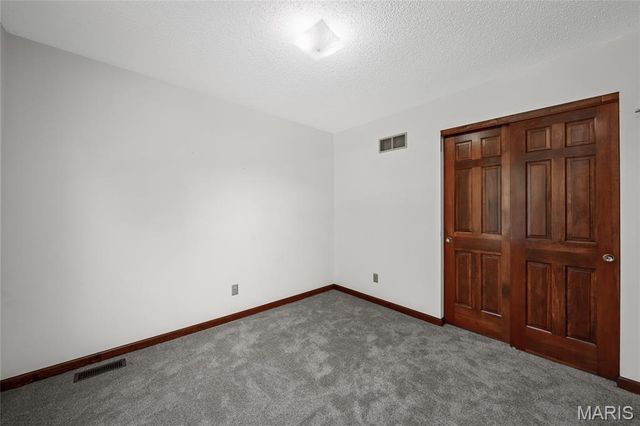2912 Hameln Drive, St Charles, MO 63301