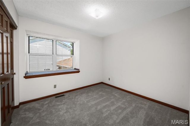 2912 Hameln Drive, St Charles, MO 63301