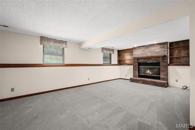 2912 Hameln Drive, St Charles, MO 63301