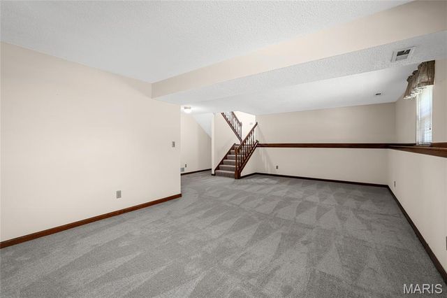 2912 Hameln Drive, St Charles, MO 63301