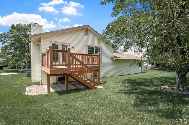 2912 Hameln Drive, St Charles, MO 63301
