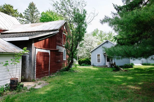 421 Kinsey Avenue Se, Caledonia Vlg, MI 49316