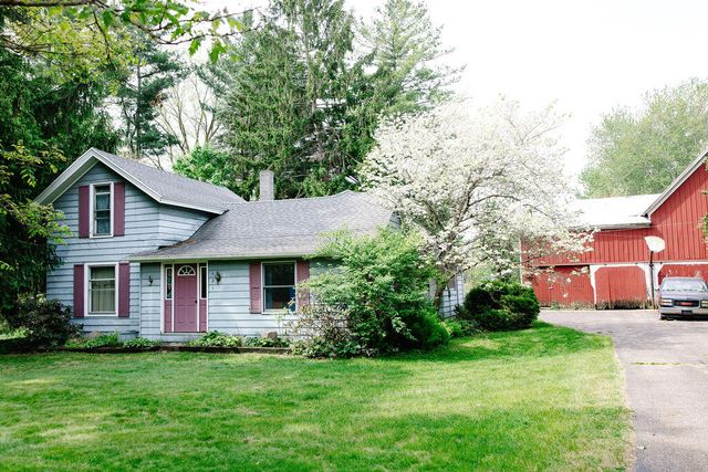 421 Kinsey Avenue Se, Caledonia Vlg, MI 49316