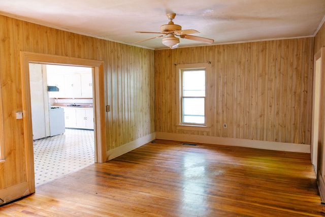 421 Kinsey Avenue Se, Caledonia Vlg, MI 49316