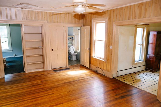 421 Kinsey Avenue Se, Caledonia Vlg, MI 49316